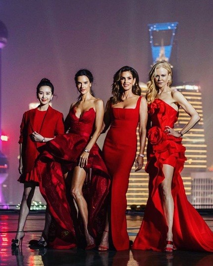 Cindy Crawford, Nicole Kidman, Alessandra Ambrosio đầm đỏ tuyệt sắc - ảnh 28