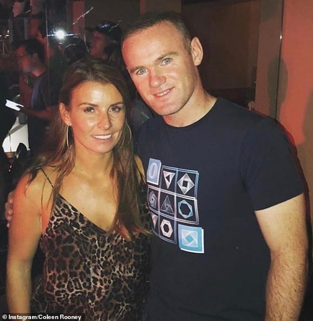 Vợ Wayne Rooney diện bikini thả dáng sau sinh 8 tháng - ảnh 9