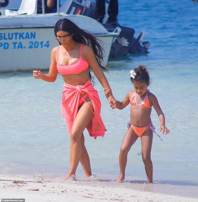 Kim 'siêu vòng 3' dáng vóc tuyệt mỹ ở Bali - ảnh 18