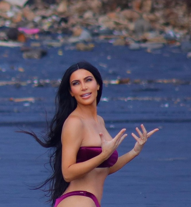 Kim 'siêu vòng 3' dáng vóc tuyệt mỹ ở Bali - ảnh 1
