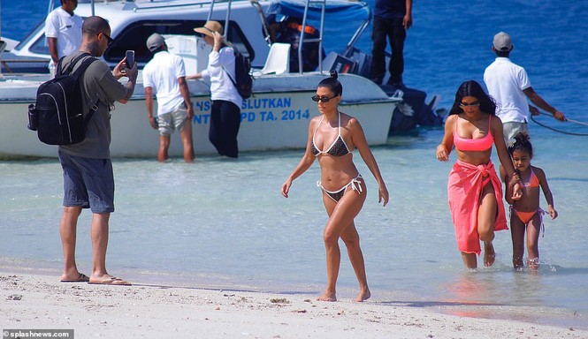 Kim 'siêu vòng 3' dáng vóc tuyệt mỹ ở Bali - ảnh 14