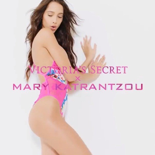 Hé lộ dàn ca sĩ trình diễn trong đêm nội y Victoria’s Secret 2018 - ảnh 7