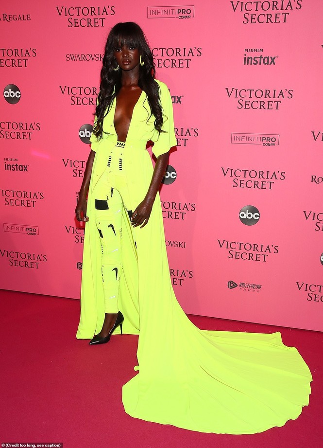 Dàn thiên thần nội y nóng bỏng sau show Victoria’s Secret Show 2018 - ảnh 31