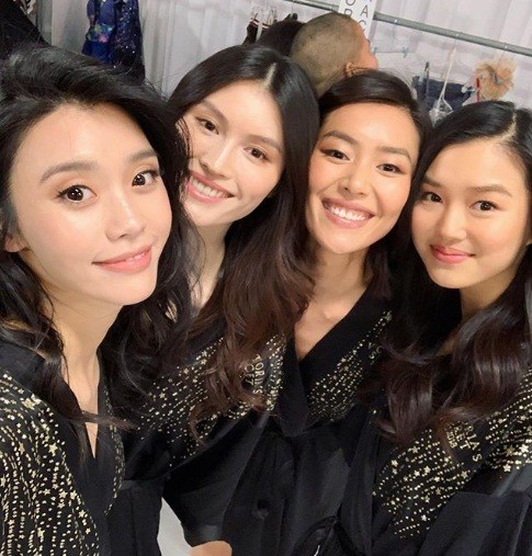 Hậu trường sôi động các mỹ nhân nội y Victoria's Secret trước giờ G - ảnh 52