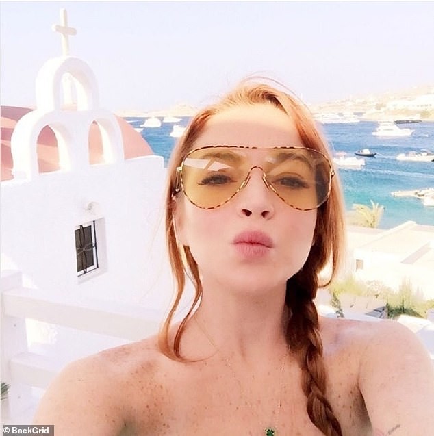 'Cô nàng lắm chiêu' Lindsay Lohan tái xuất gợi tình - ảnh 7