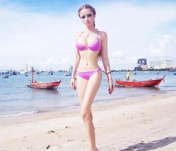 Những vòng eo nhỏ đến khó tin - ảnh 1
