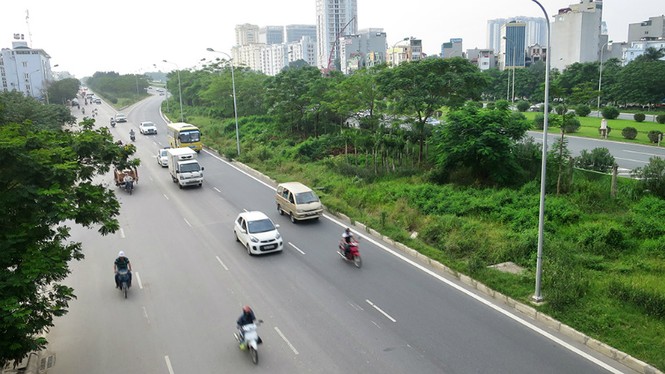 đại lộ Thăng Long, cắt cỏ, cắt tỉa cây, cắt giảm, cây xanh, - ảnh 1