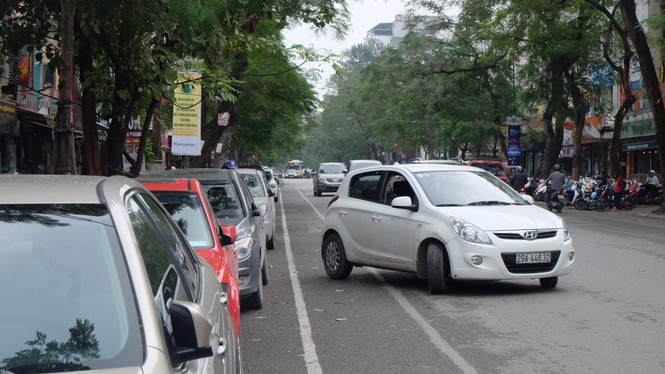 đỗ xe trên hè, đỗ xe chéo, phạt đỗ xe, lý thường kiệt, trần hưng đạo, thí điểm đỗ xe thông minh - ảnh 3