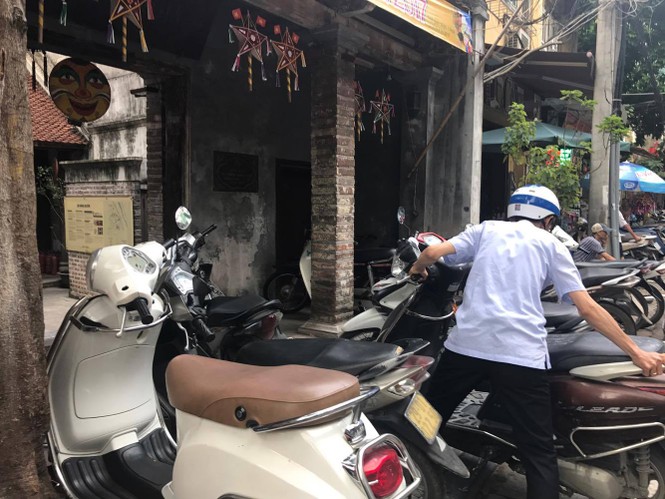 bãi xe, lấn chiếm, phố cổ, di tích, đình kim liên, đình quan đế - ảnh 1