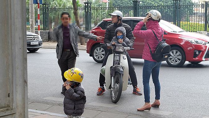 Đóng cửa bãi xe Văn Miếu, du khách chịu cảnh 'chặt chém' để vào di tích - ảnh 7
