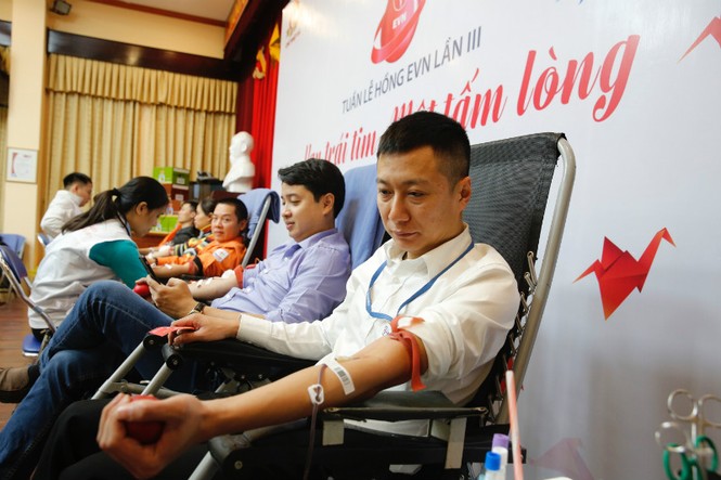 evn hanoi, evn, điện lực hà nội, chủ nhật đỏ, ngày hội hiến máu, hiến máu cứu người - ảnh 2