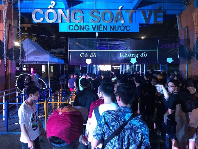 bóng cười, 7 người chết, sốc thuốc, trip to the moon, công viên nước, - ảnh 3