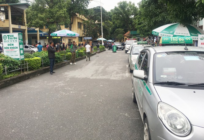 'Điểm danh' các bệnh viện bị taxi độc quyền vây bệnh nhân - ảnh 2