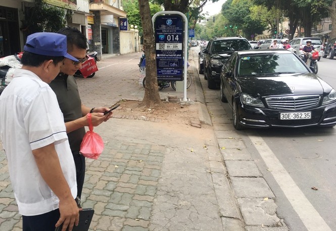Điểm đỗ xe theo iParking vừa hồi sinh đã 'tê liệt' - ảnh 1