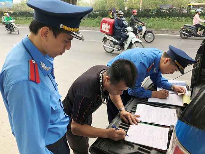 Hà Nội cấm can thiệp, xin xỏ khi xử lý xe khách vi phạm - ảnh 1