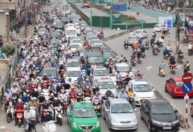 Mục kích các dự án chống ùn tắc gây... 'tê liệt' giao thông - ảnh 1