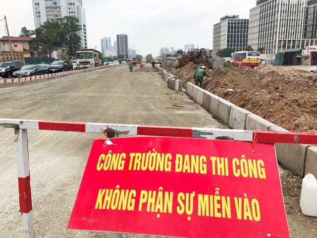 Mục kích các dự án chống ùn tắc gây... 'tê liệt' giao thông - ảnh 5