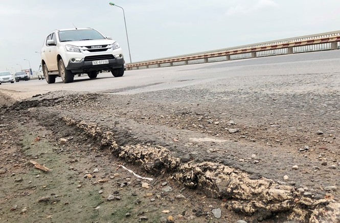 Mặt cầu Thăng Long lại nứt toác - ảnh 3