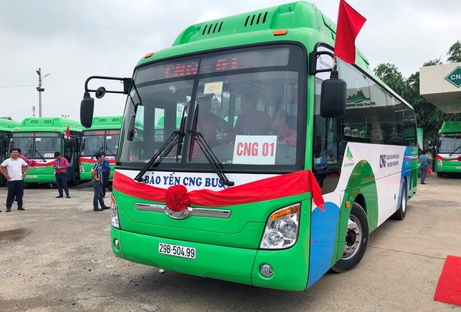 3 tuyến buýt nhiên liệu sạch đầu tiên Hà Nội xuống đường - ảnh 2