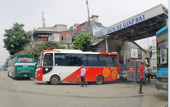 5 lực lượng + camera phạt nguội, lòng đường vẫn như bến xe lậu - ảnh 2