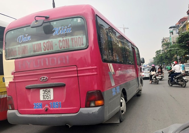 5 lực lượng + camera phạt nguội, lòng đường vẫn như bến xe lậu - ảnh 3