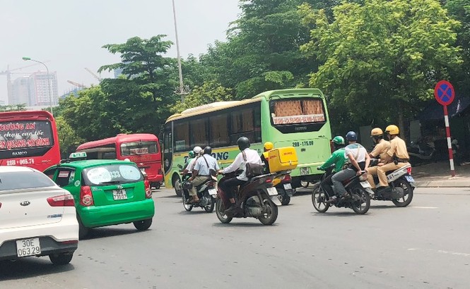 5 lực lượng + camera phạt nguội, lòng đường vẫn như bến xe lậu - ảnh 9