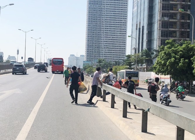 Xử lý xe khách chạy xuyên tâm biến đường thành 'bến cóc' - ảnh 2