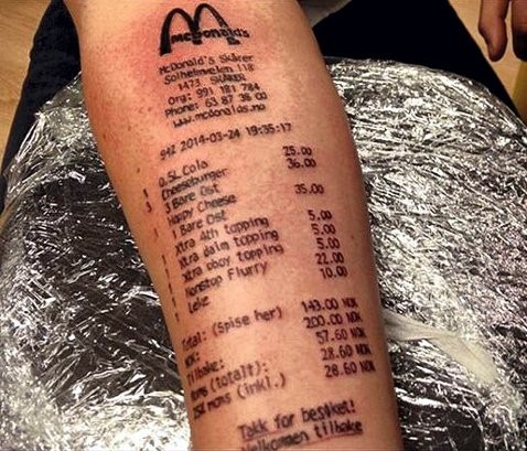 Xăm hóa đơn thanh toán của McDonald lên tay - ảnh 1