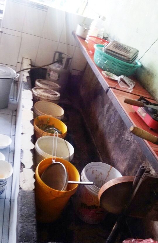 Số phận trớ trêu của những đứa trẻ bị 'giam cầm' ở quán phở Lý Quốc Sư - ảnh 1