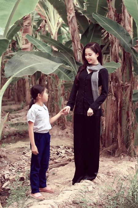 Hoa khôi Sinh viên Cần Thơ “hóa” nữ thanh niên xung phong duyên dáng - ảnh 11