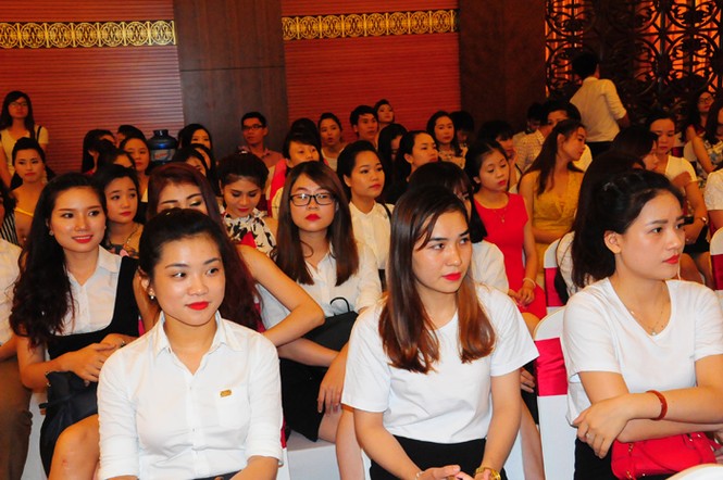 Nghệ An: Hơn 70 thí sinh dự thi “Người đẹp phố biển 2016” - ảnh 6