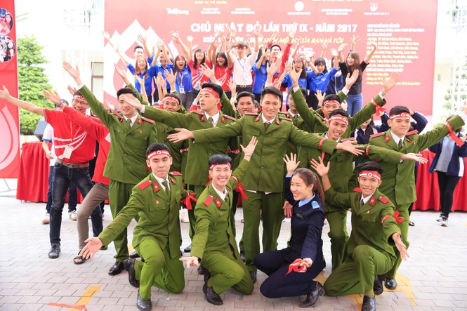 Chủ Nhật Đỏ 2017, Báo Tiền Phong - ảnh 49