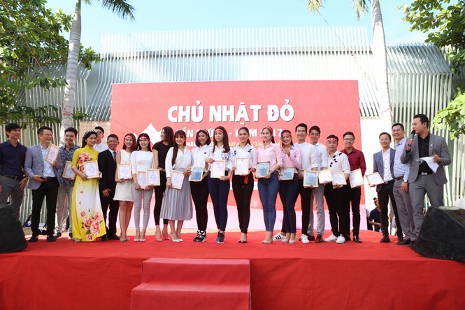 Chủ Nhật Đỏ 2017, Báo Tiền Phong - ảnh 40