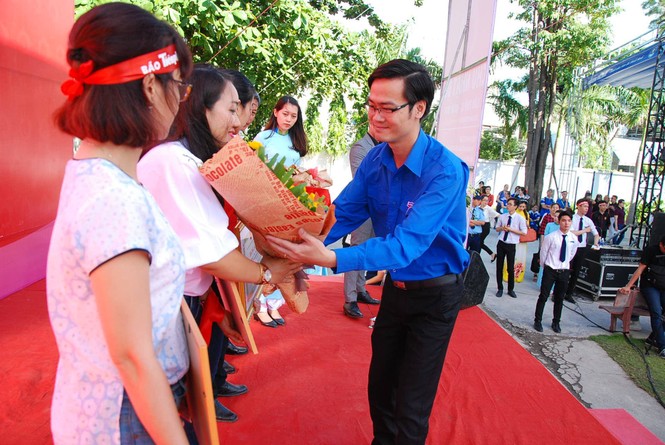 Chủ Nhật Đỏ 2017, Báo Tiền Phong - ảnh 31