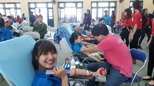 Chủ Nhật Đỏ 2017, Báo Tiền Phong - ảnh 14