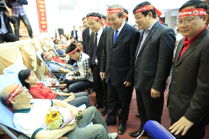 Chủ Nhật Đỏ 2017, Báo Tiền Phong - ảnh 67
