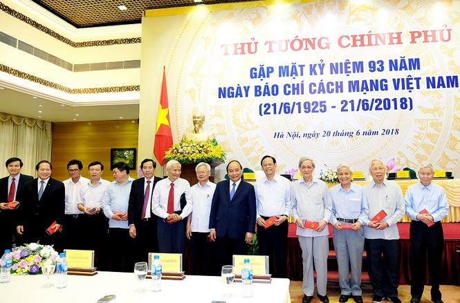 Thủ tướng: Cần phản bác thông tin sai trái trên mạng xã hội - ảnh 1