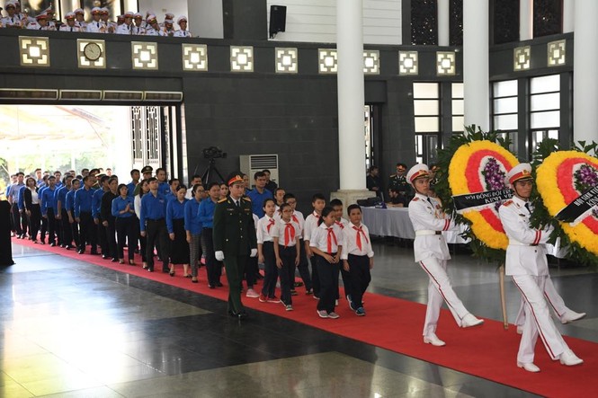 1.500 đoàn trong nước, quốc tế viếng Chủ tịch nước Trần Đại Quang - ảnh 4
