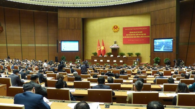 Cán bộ cấp cao không được để vợ con sống xa hoa, phô trương, lãng phí - ảnh 1