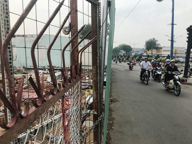 Bên trong khu giải tỏa 50 ki-ốt sân bay Tân Sơn Nhất - ảnh 11