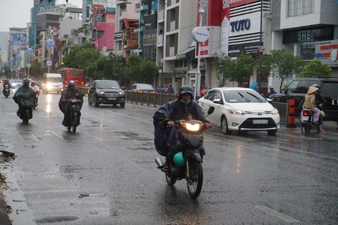 bão Tembin, chạy bão, TPHCM, mưa gió, chống bão, - ảnh 4