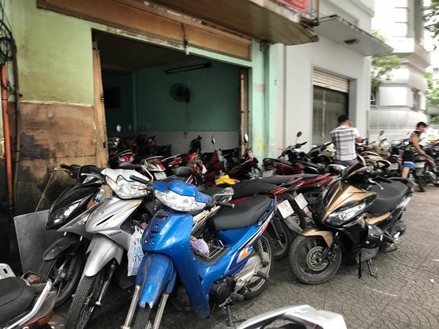 Đoàn Ngọc Hải từ chức, UBND quận 1, TPHCM, dẹp vỉa hè, giữ xe trong nhà - ảnh 1