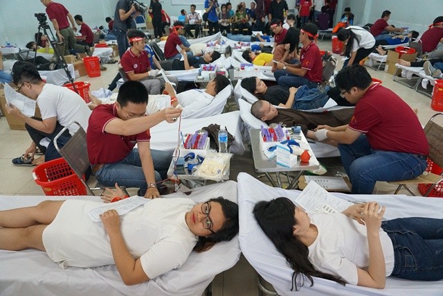 Chủ Nhật Đỏ, TPHCM, hiến máu - ảnh 17