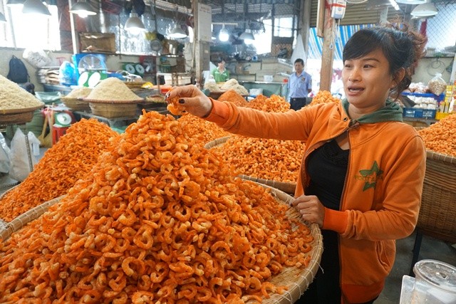 Chợ thủy hải sản khô lớn nhất Sài Gòn tất bật ngày cận Tết - ảnh 19