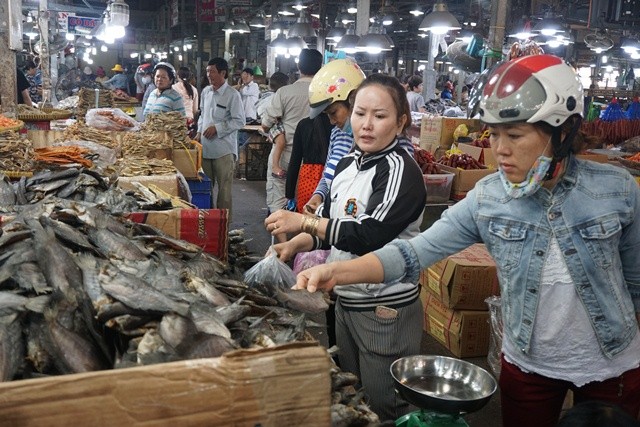 Chợ thủy hải sản khô lớn nhất Sài Gòn tất bật ngày cận Tết - ảnh 20