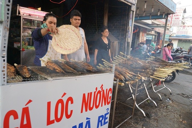 cá lóc nướng, ngày thần tài, TPHCM - ảnh 13
