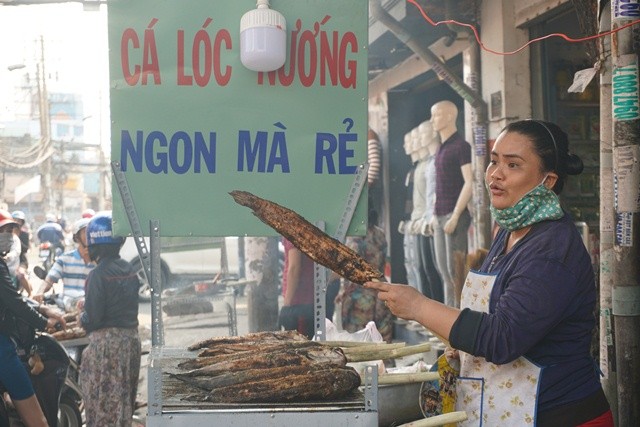 cá lóc nướng, ngày thần tài, TPHCM - ảnh 4