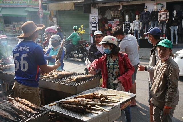 cá lóc nướng, ngày thần tài, TPHCM - ảnh 7