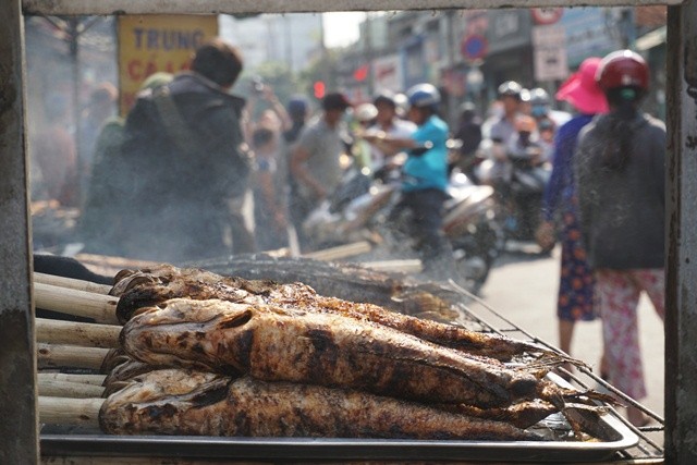 cá lóc nướng, ngày thần tài, TPHCM - ảnh 9