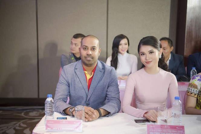 Dàn Hoa hậu, Á hậu duyên dáng với áo dài ở họp báo HHVN 2018 - ảnh 13